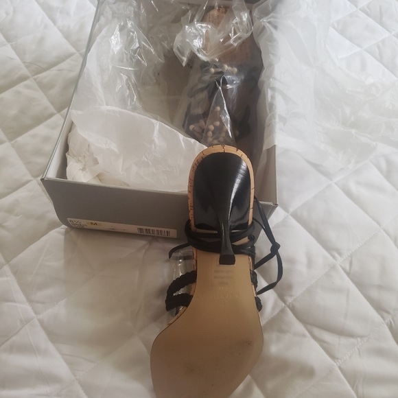 Sandals - Picture 2 of 3